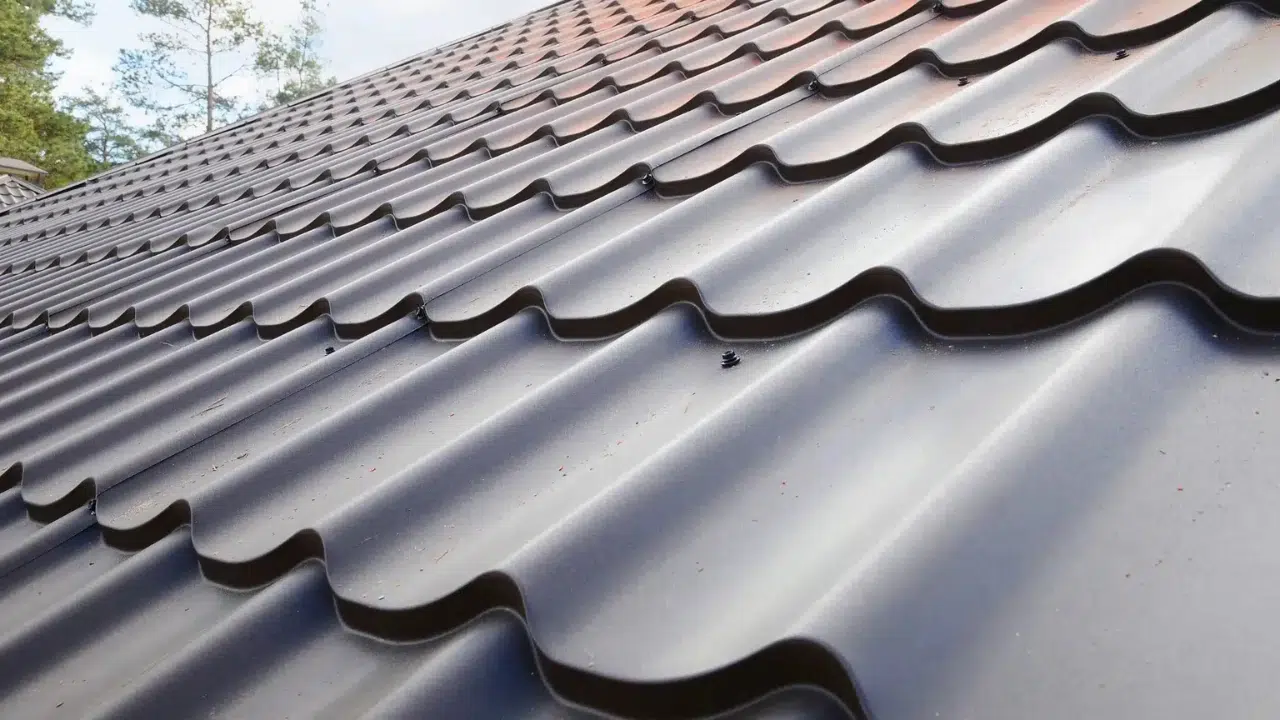 Metal Roof Replacement in Florida: Is It Worth the Investment?